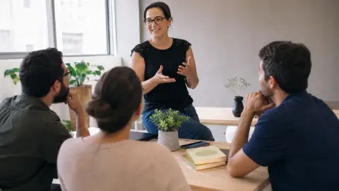 Capa do artigo A arte de liderar: É possível ser chefe sem desmotivar sua equipe de trabalho?