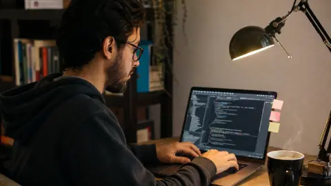 Capa do artigo SOLID em Java: Exemplos Práticos para Código Limpo e Robusto