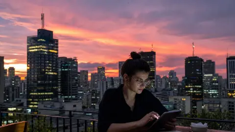 Capa do artigo 5G: A Tecnologia que Vai Transformar Nossas Cidades