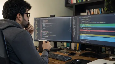 Capa do artigo Migrando de Java para C#: Prós e Contras em Aplicações de Grande Porte