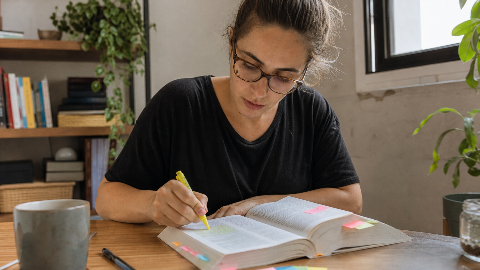 Capa do artigo Leitura Ativa: Por Que Você Precisa Dela Para Aprender Mais Rápido?