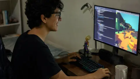 Capa do artigo Quanto Tempo Leva Para Aprender a Programar Games Como Hobby? A Verdade Sem Rodeios