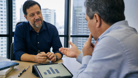 Capa do artigo 7 Passos para Fechar Vendas Consultivas com Clientes Difíceis: Transforme Objeções em Negócios
