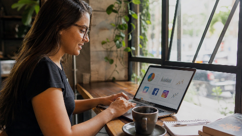 Capa do artigo Marketing Digital para Iniciantes: Seu Guia Passo a Passo Completo para Começar Agora