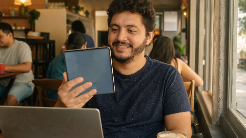 Capa do artigo Celular Dobrável Premium: Comprar Agora ou Esperar? O Dilema que Tirou o Sono da Gente