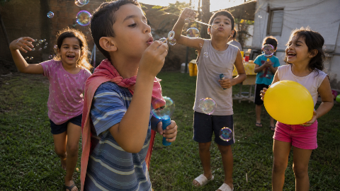 Capa do artigo Festa Infantil Barata: Dicas para Organizar e Divertir Sem Gastar Muito