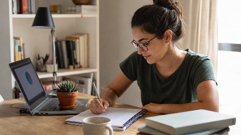 Capa do artigo Chega de enrolar: como vencer a procrastinação estudando em casa