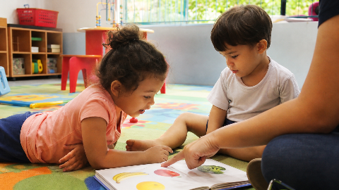Capa do artigo Creche Bilíngue para Crianças: Vale a Pena o Investimento? Uma Análise Realista