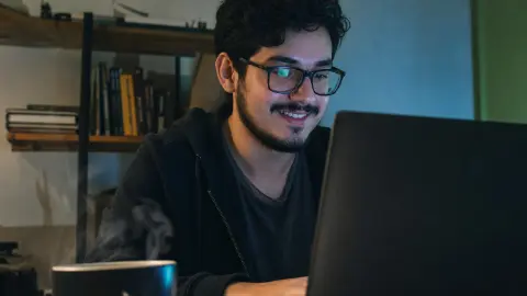 Capa do artigo Configure seu ambiente Node.js no Linux: guia completo e sem complicação