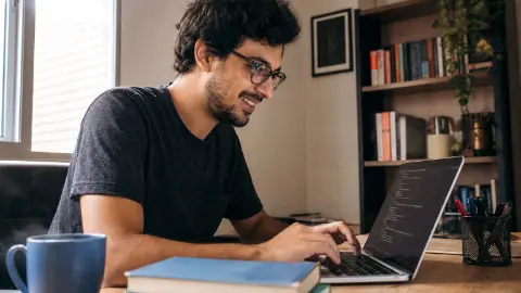 Capa do artigo Chatbot de IA em Python: Seus Primeiros Passos, Sem Experiência Prévia