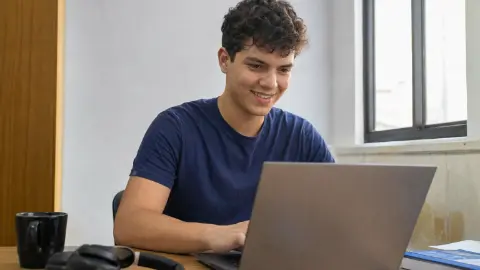 Capa do artigo Programador Front-End em 2026: Como Entrar na Área Mesmo Partindo do Zero?